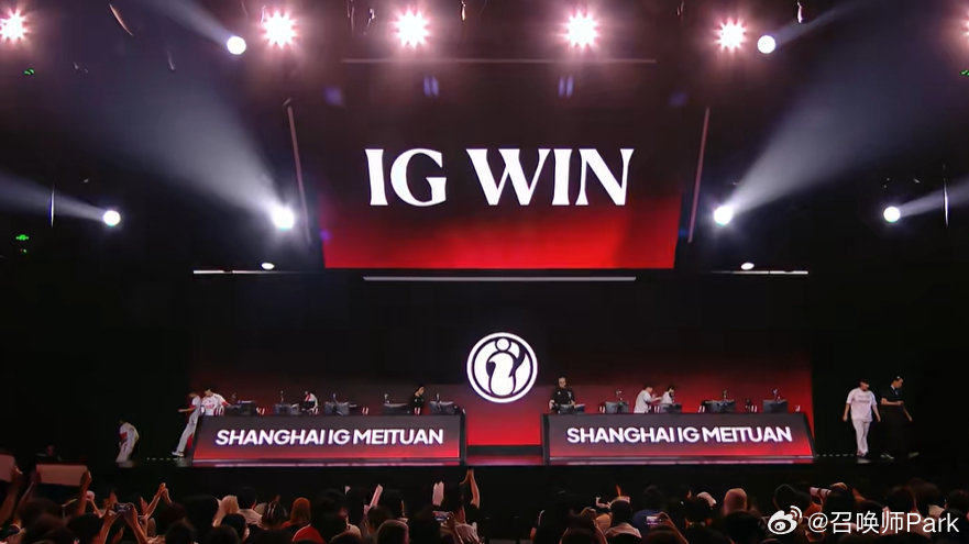 IG对阵LGD拿到三个赛点，Rookie表现出色