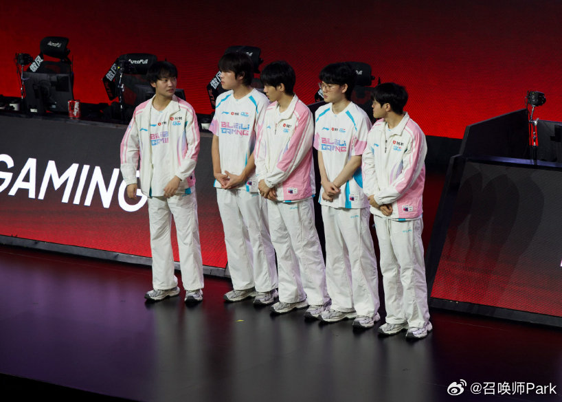 BLG 20比0 AL,Bin上场后BLG赢的更轻松