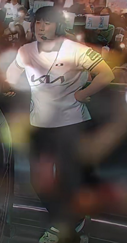 麦哥吐槽BGM来得慢，画面妖娆