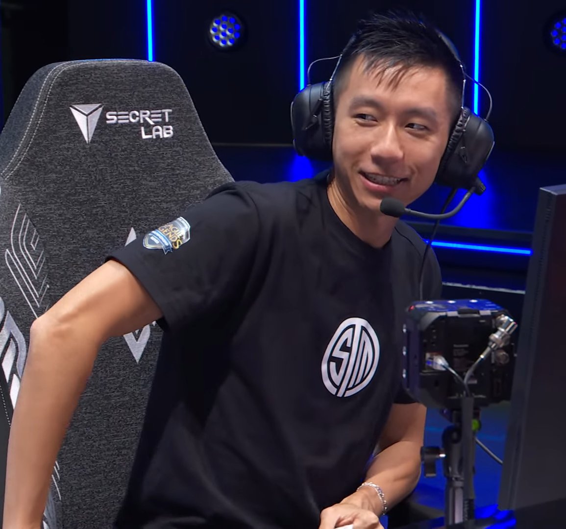 LoL Esports 发布时间旅行者相关图片